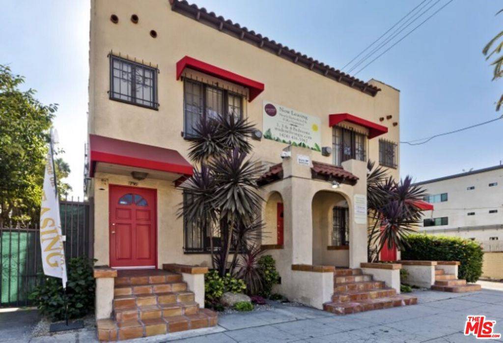 Los Angeles, CA 90007,716 W 30th ST