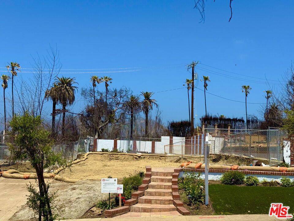Pacific Palisades, CA 90272,333 Lombard AVE