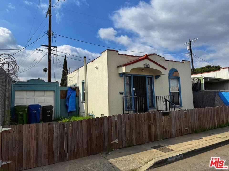 Los Angeles, CA 90003,426 W 63rd PL
