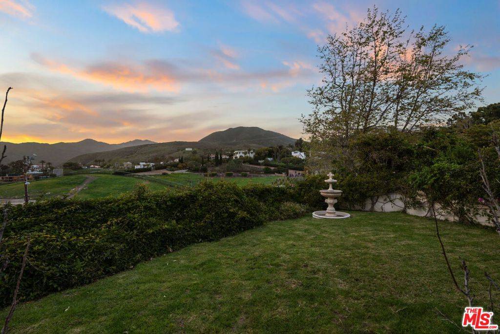 Malibu, CA 90265,6015 Galahad RD