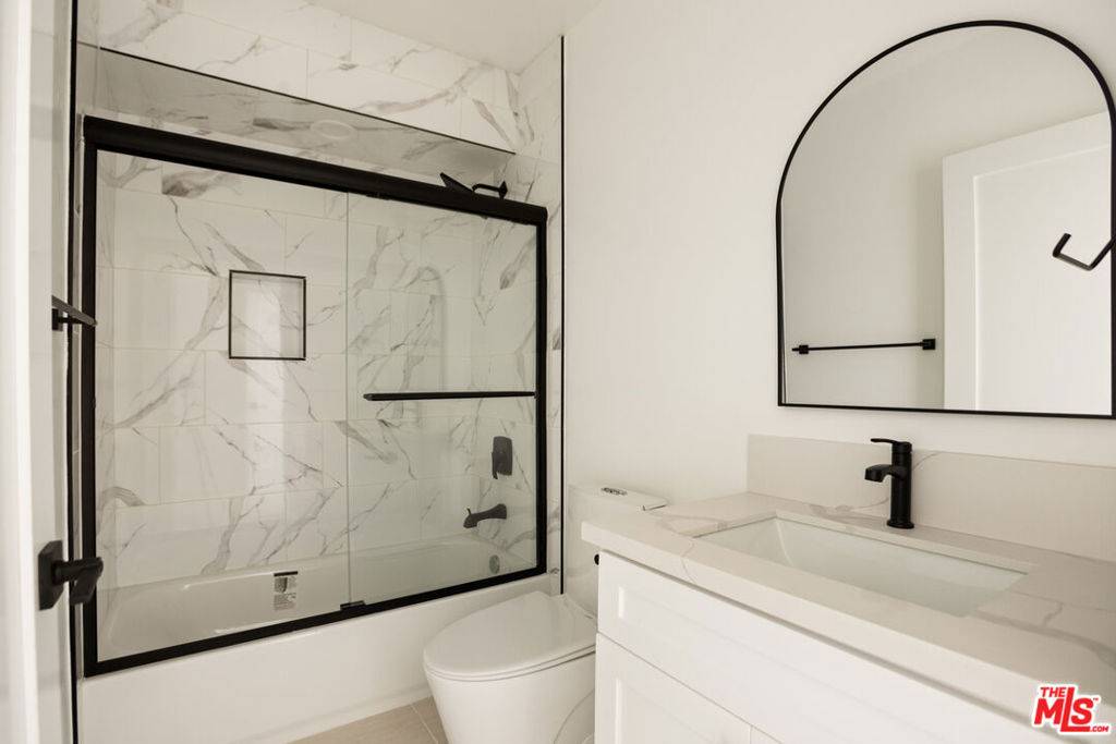 2700 Fletcher DR #3045 1/2 Los Angeles, CA 90039