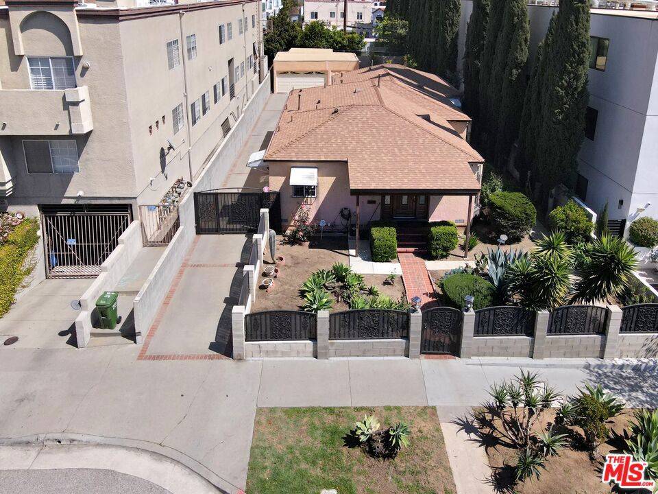 Los Angeles, CA 90046,844 N Poinsettia PL