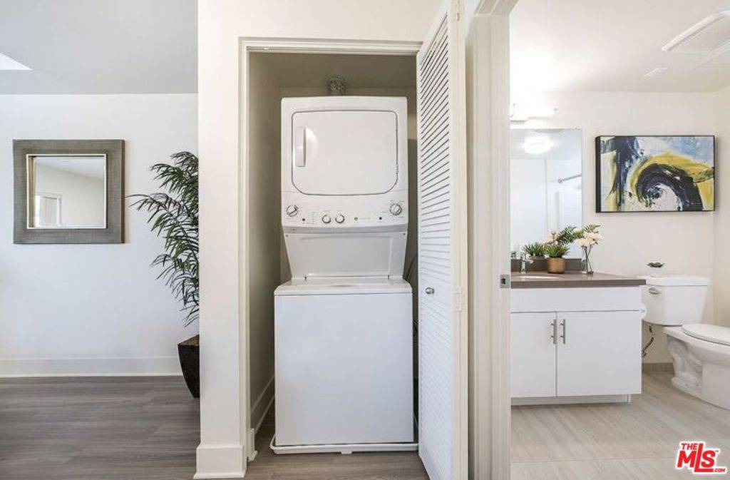 Glendale, CA 91204,521 W Colorado ST #310