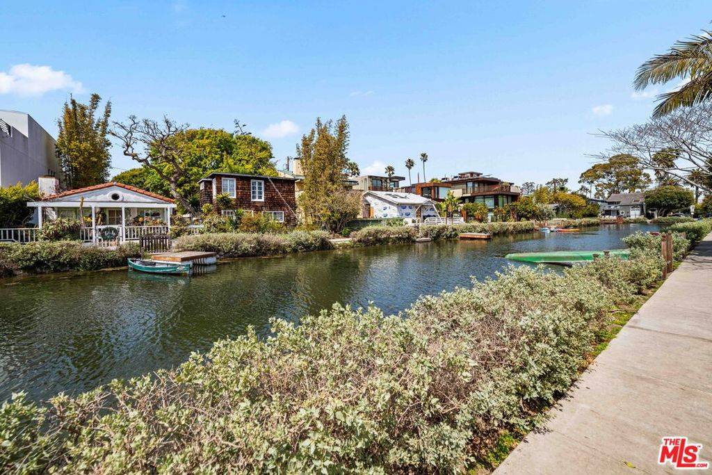 Venice, CA 90291,434 Sherman Canal