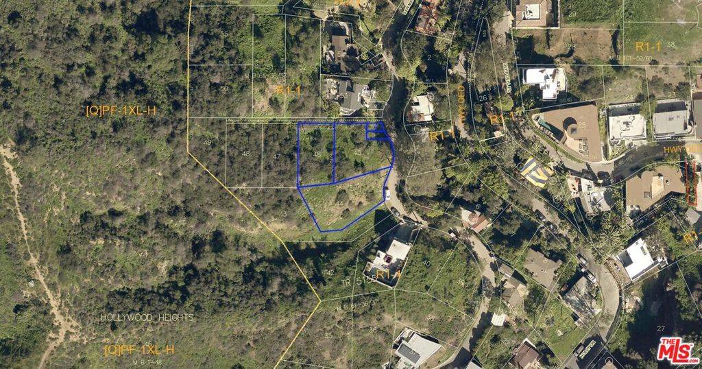 Los Angeles, CA 90068,2415 N SAN MARCO DR