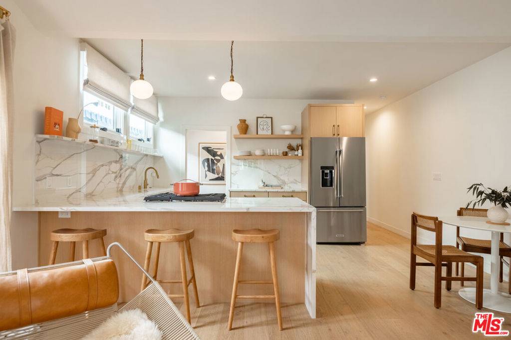 626 Huntley DR West Hollywood, CA 90069