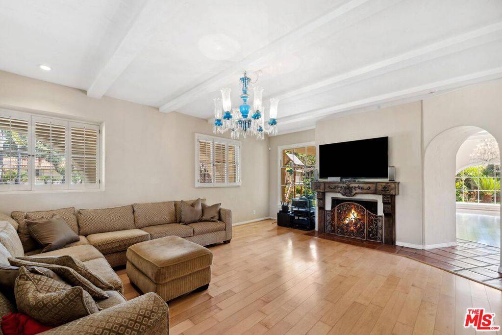 Santa Monica, CA 90402,324 Marguerita AVE