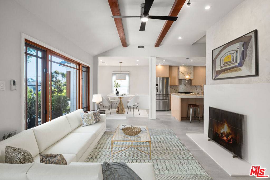 Toluca Lake, CA 91601,5013 Auckland AVE