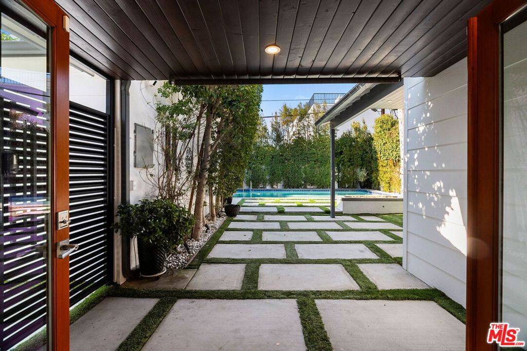 Toluca Lake, CA 91601,5013 Auckland AVE