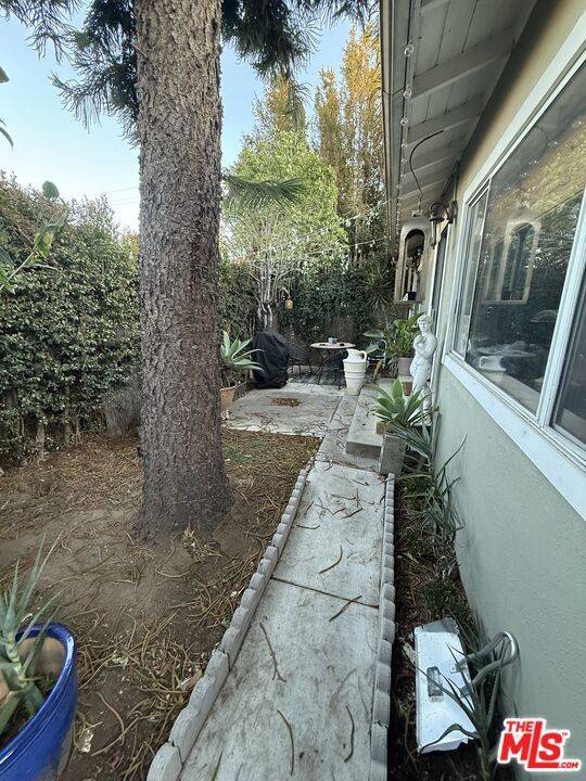 West Hollywood, CA 90046,1123 N Genesee AVE