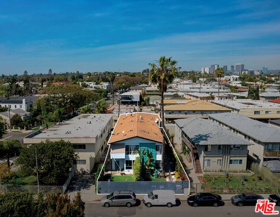Los Angeles, CA 90034,2051 S Corning ST