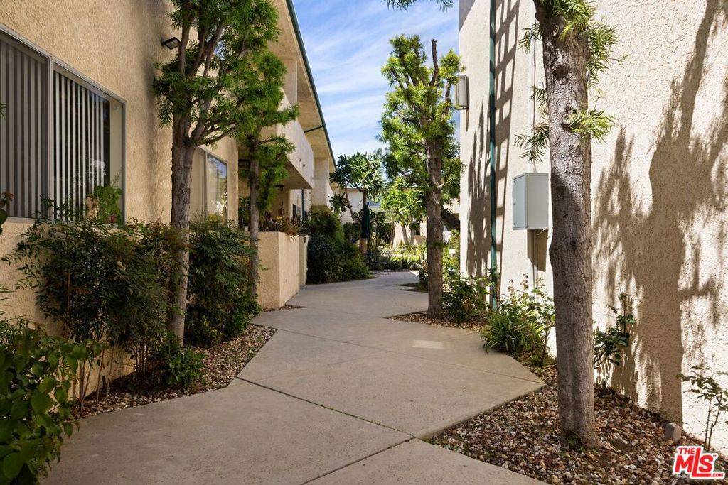 Encino, CA 91316,5328 Newcastle AVE #22