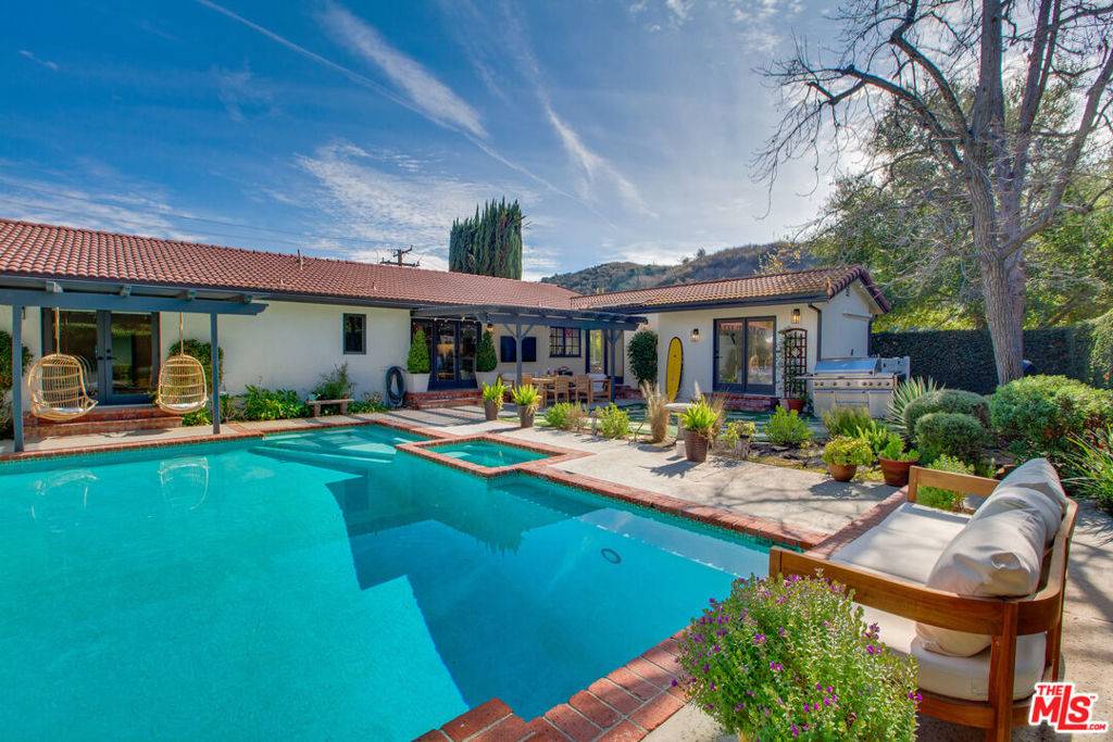 Calabasas, CA 91302,3827 Declaration AVE
