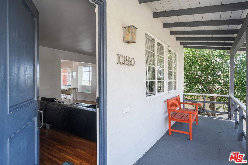 Los Angeles, CA 90034,10860 Kingsland ST
