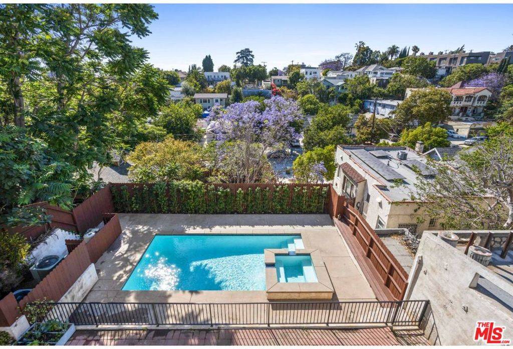 Los Angeles, CA 90026,1132 W Edgeware RD
