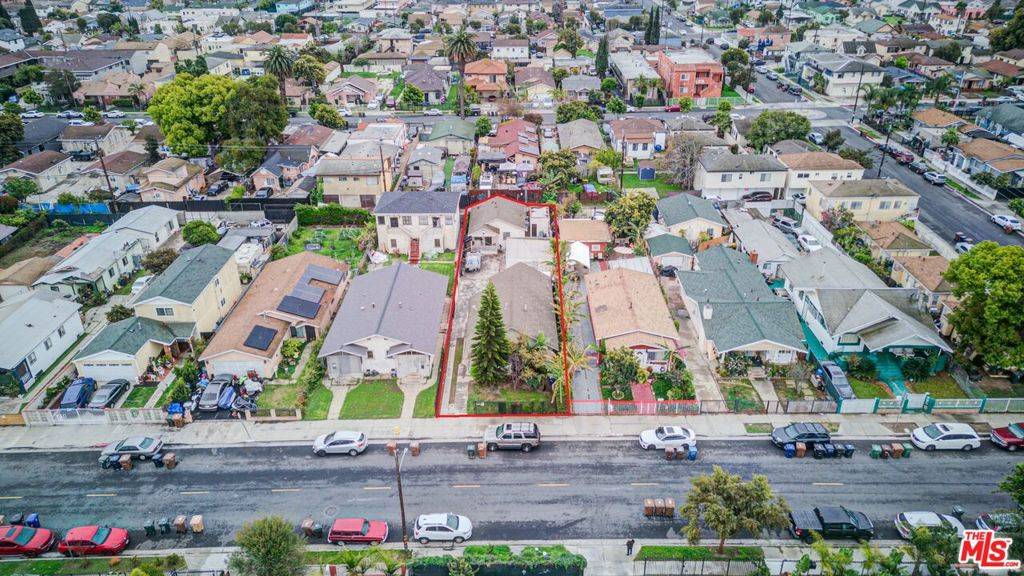 Los Angeles, CA 90044,1136 W 87th ST