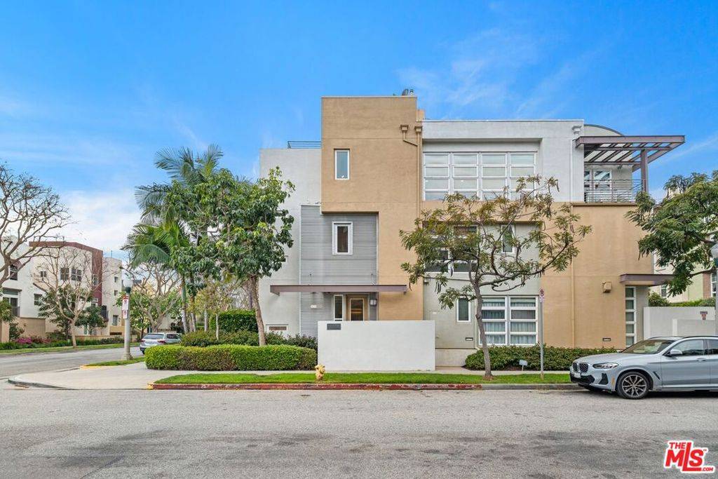 Los Angeles, CA 90094,6099 S Seabluff DR