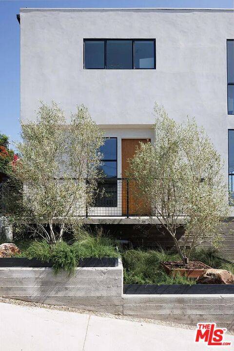 Los Angeles, CA 90026,1624 Micheltorena ST