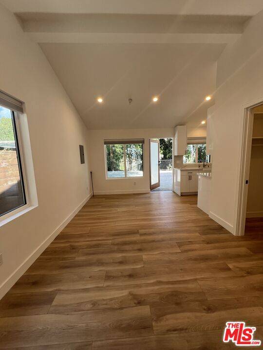 Woodland Hills, CA 91364,22298 Cass AVE #1/4