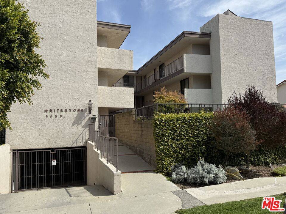 Rancho Palos Verdes, CA 90275,5959 Peacock Ridge RD #1