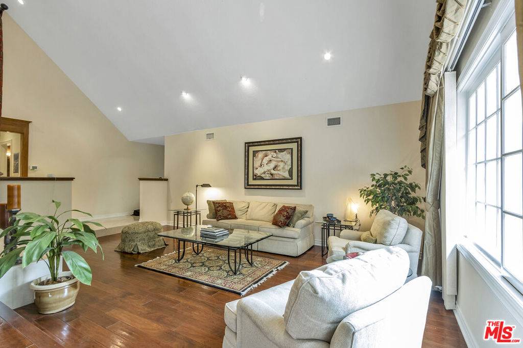 Porter Ranch, CA 91326,10329 Melvin AVE