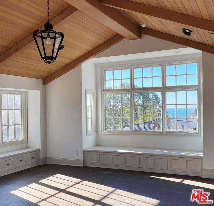 Pacific Palisades, CA 90272,645 Palmera AVE