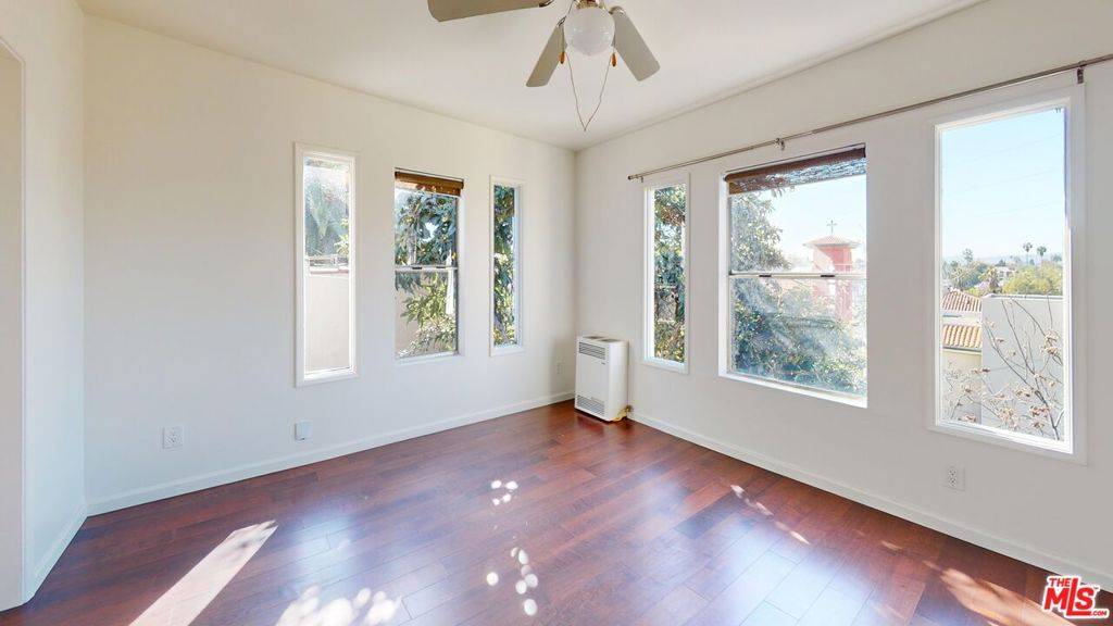 Los Angeles, CA 90026,834 Laguna AVE #1/4
