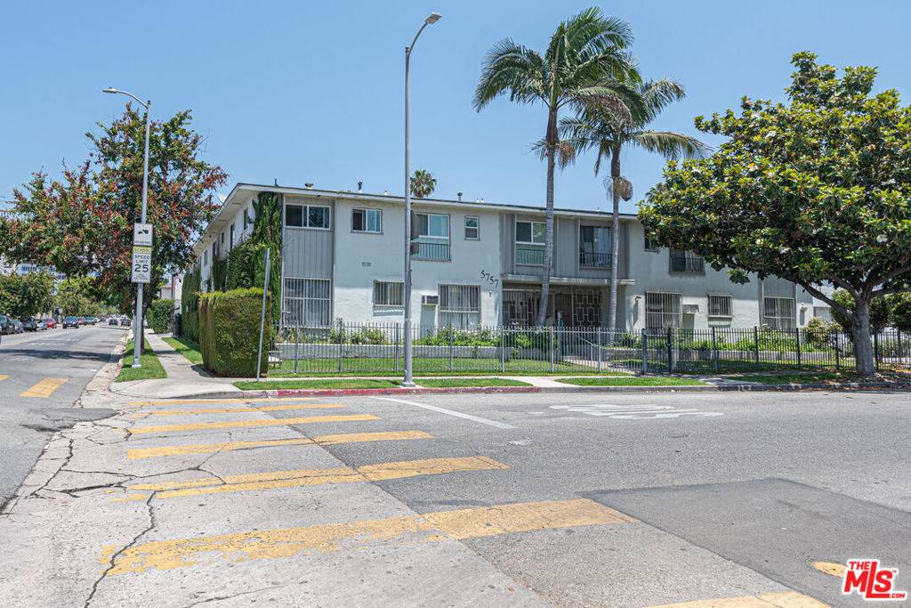 Los Angeles, CA 90038,5757 La Mirada AVE