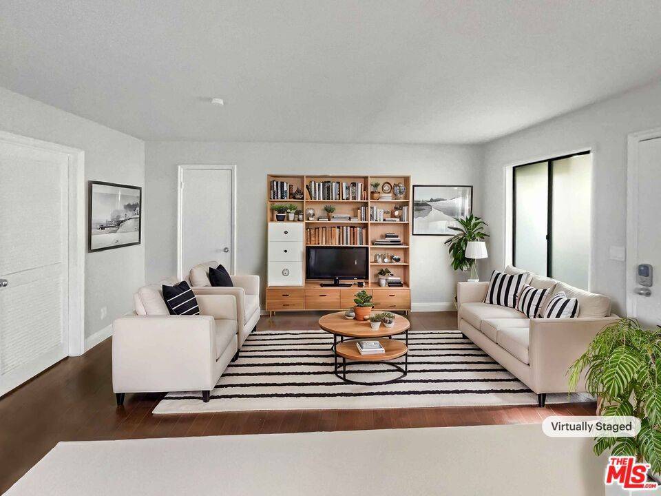 Irvine, CA 92620,99 Streamwood