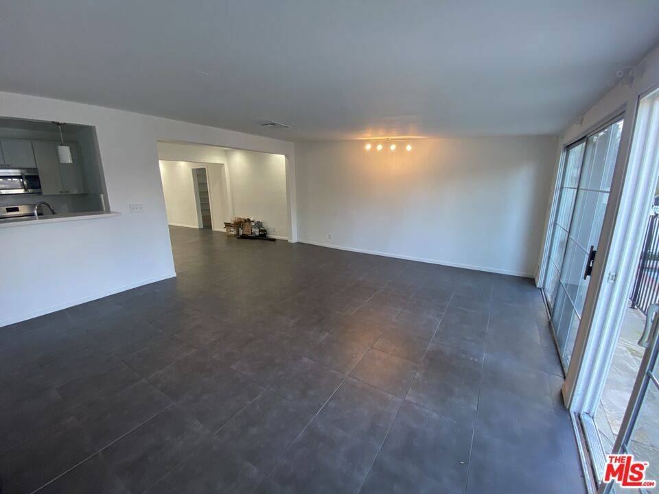 Encino, CA 91436,16843 Magnolia BLVD