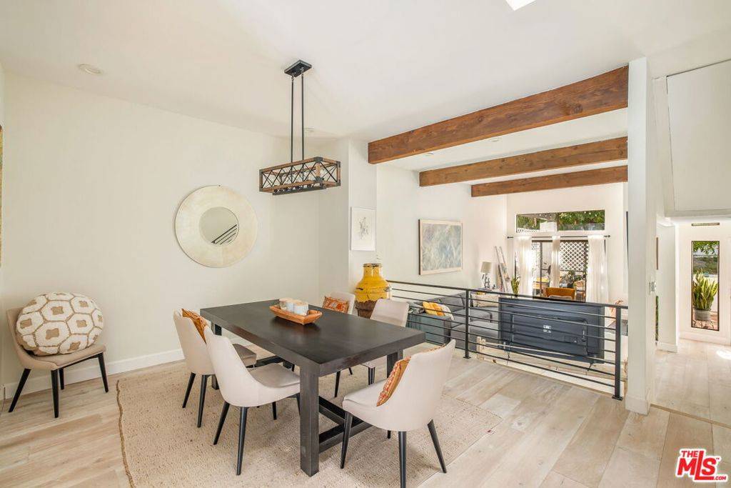 Pacific Palisades, CA 90272,1656 Michael LN