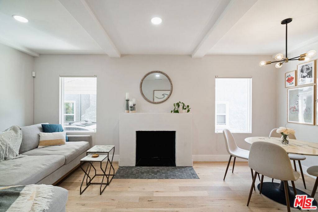 Los Angeles, CA 90043,4310 W 58th PL