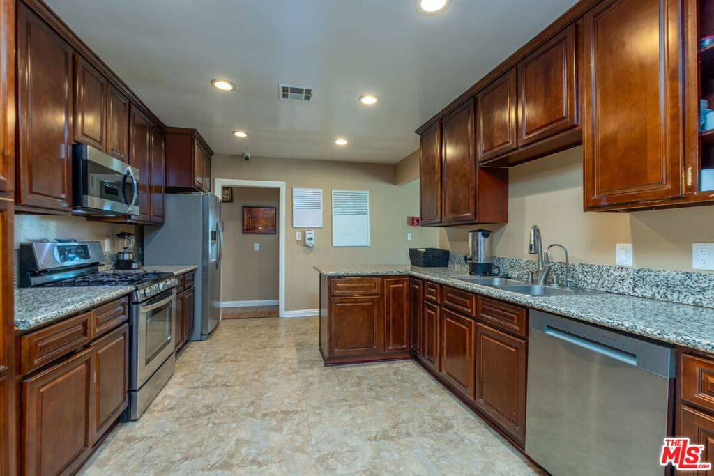 Northridge, CA 91325,17349 Saticoy ST
