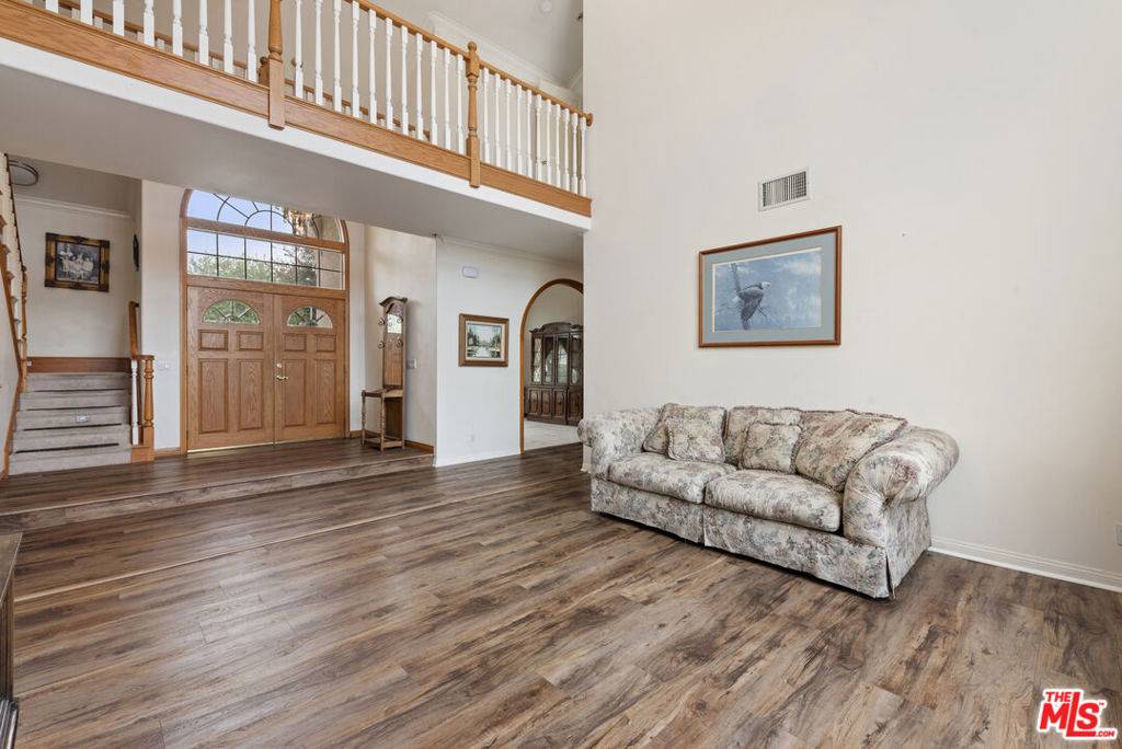 Simi Valley, CA 93065,363 E Bonita DR