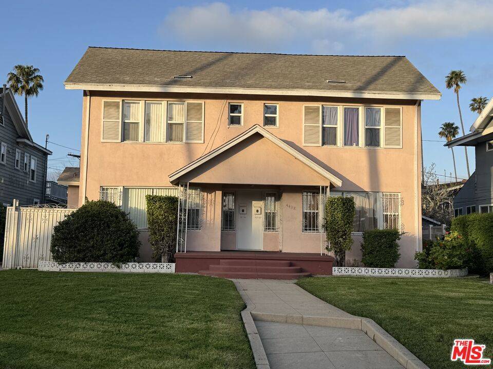 Los Angeles, CA 90019,4436 Victoria Park PL