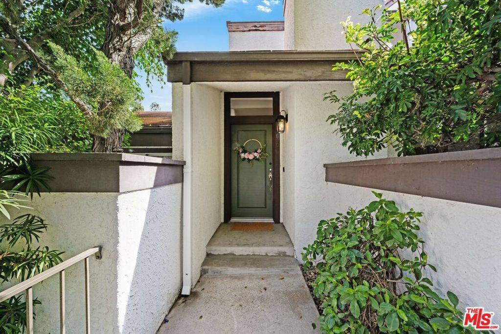 Pacific Palisades, CA 90272,1590 Palisades DR