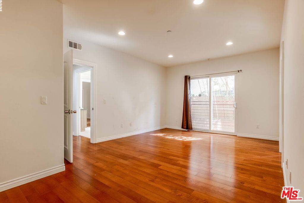 Los Angeles, CA 90006,1138 S Serrano AVE #103