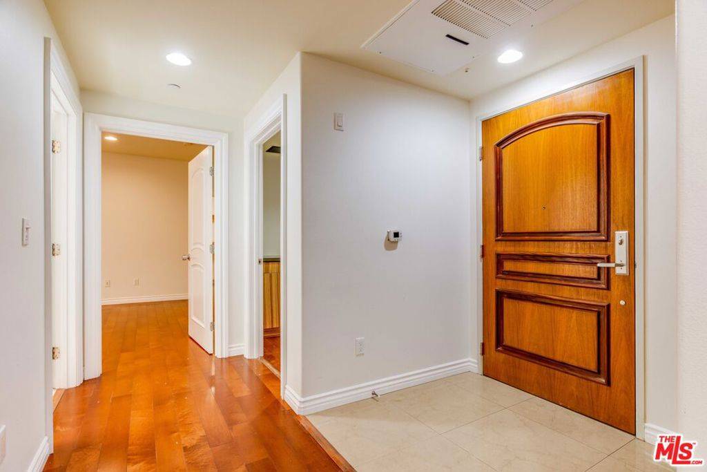 Los Angeles, CA 90006,1138 S Serrano AVE #103