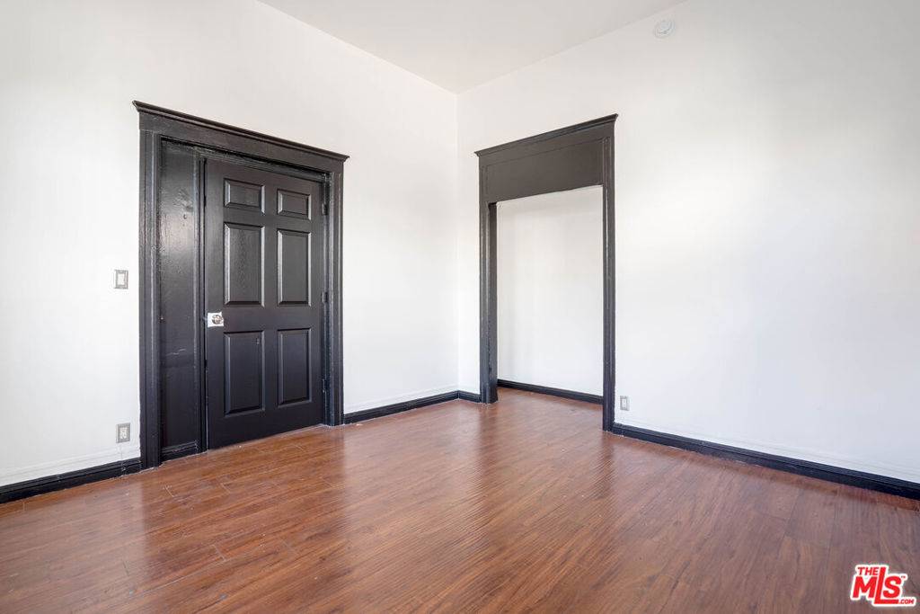 Los Angeles, CA 90006,955 S Ardmore AVE