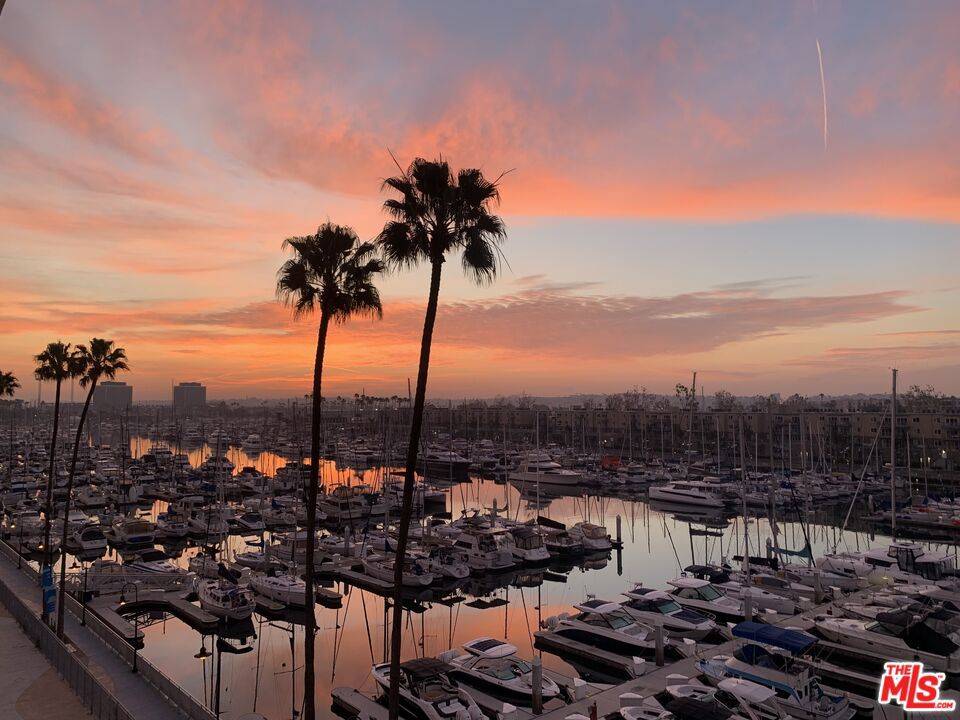 Marina Del Rey, CA 90292,4267 Marina City DR #106