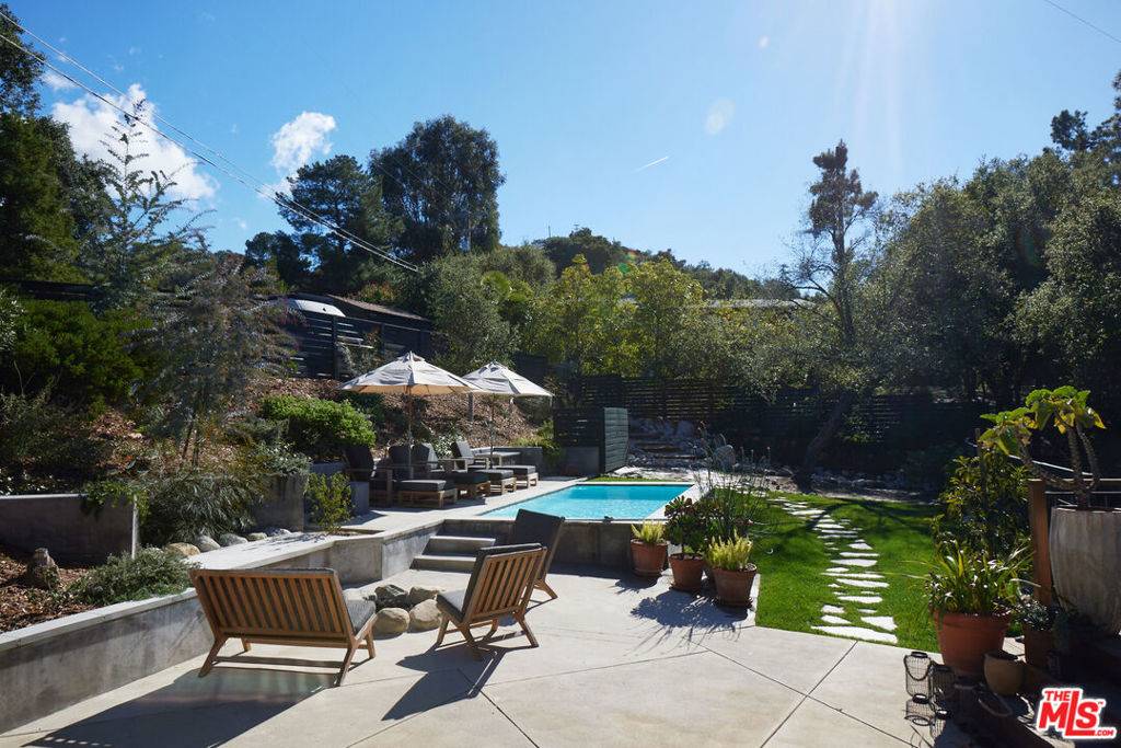 Topanga, CA 90290,21165 Entrada RD