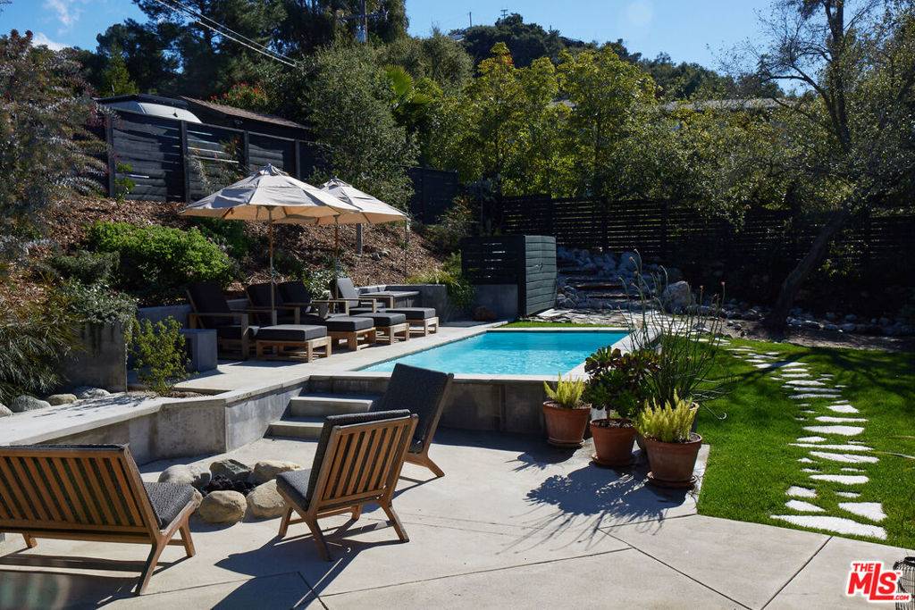 Topanga, CA 90290,21165 Entrada RD