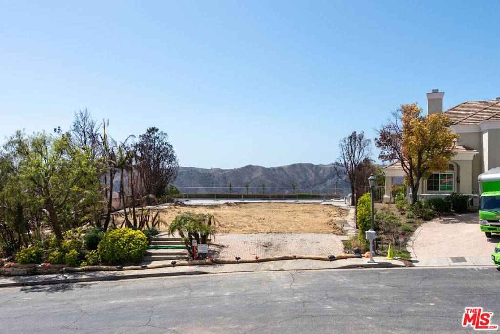 Pacific Palisades, CA 90272,16895 Calle De Sarah