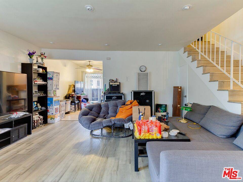 Inglewood, CA 90302,7000 S La Cienega BLVD #28