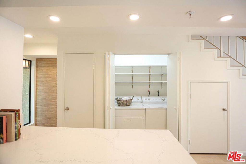 Pasadena, CA 91103,1052 Seco ST #205