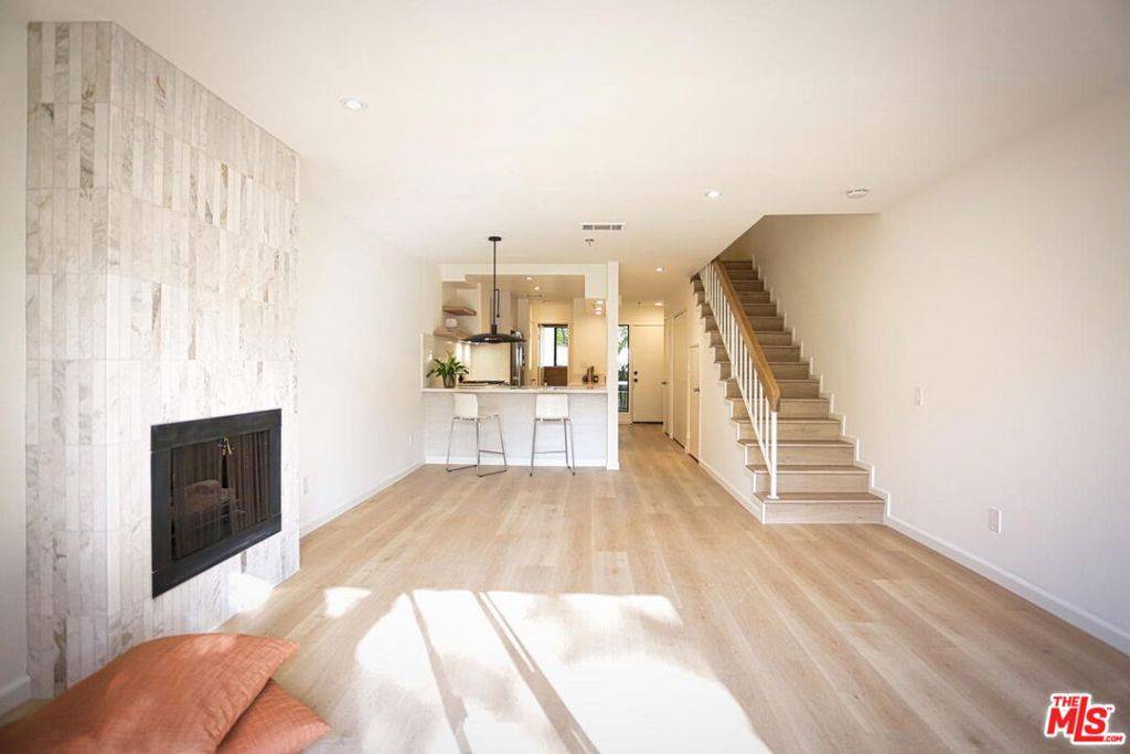 Pasadena, CA 91103,1052 Seco ST #205