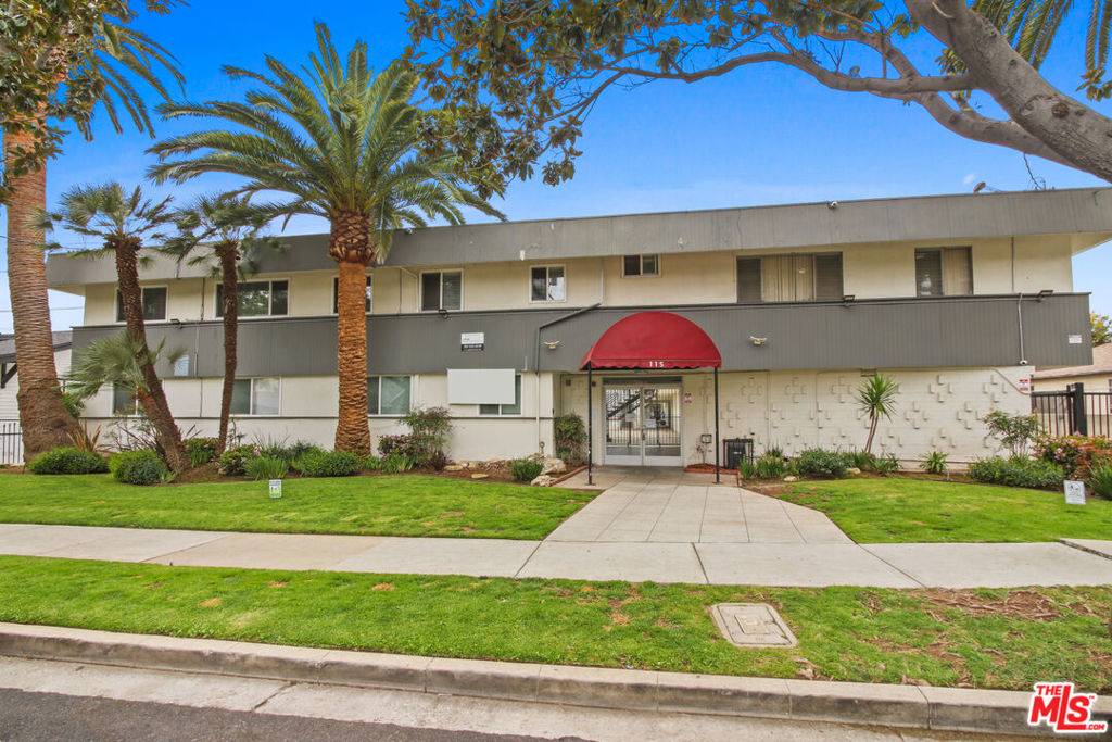 Inglewood, CA 90301,115 N Oak ST #11