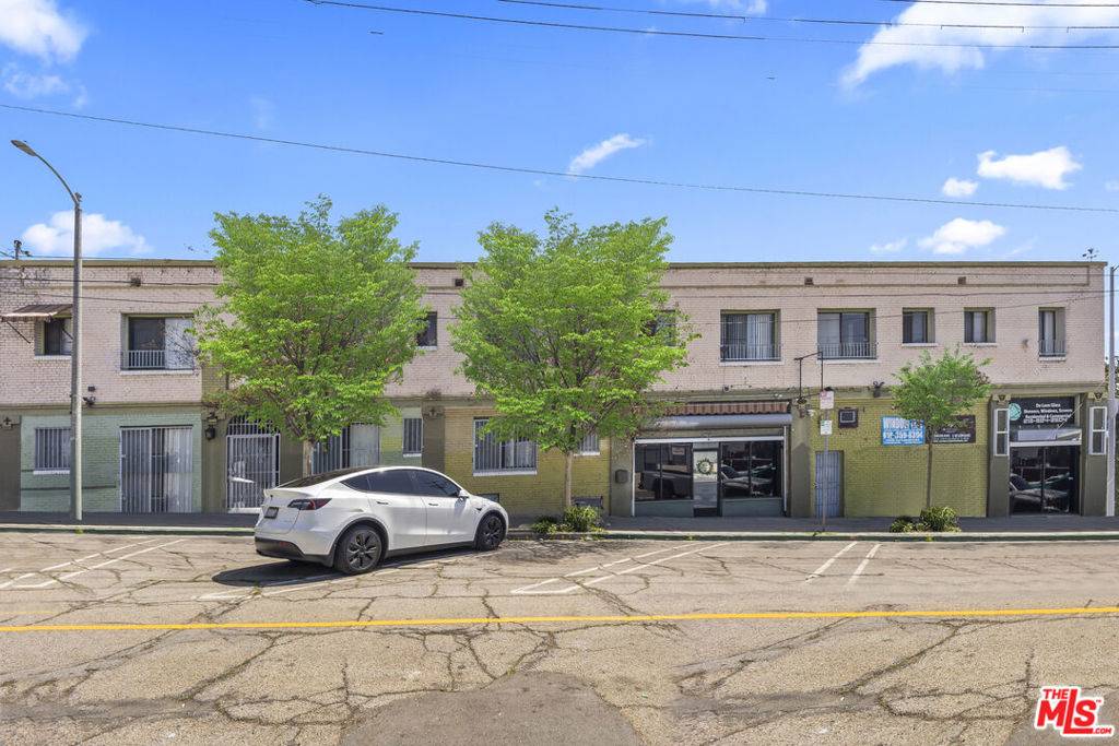 Los Angeles, CA 90006,1050 S Park View ST