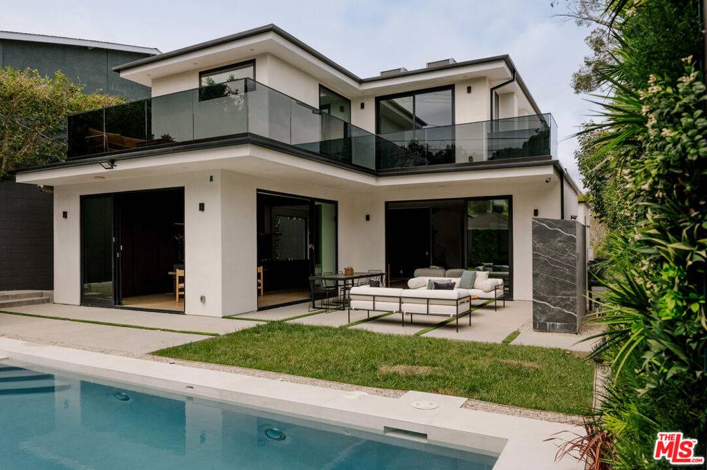 Sherman Oaks, CA 91423,14058 Davana TER