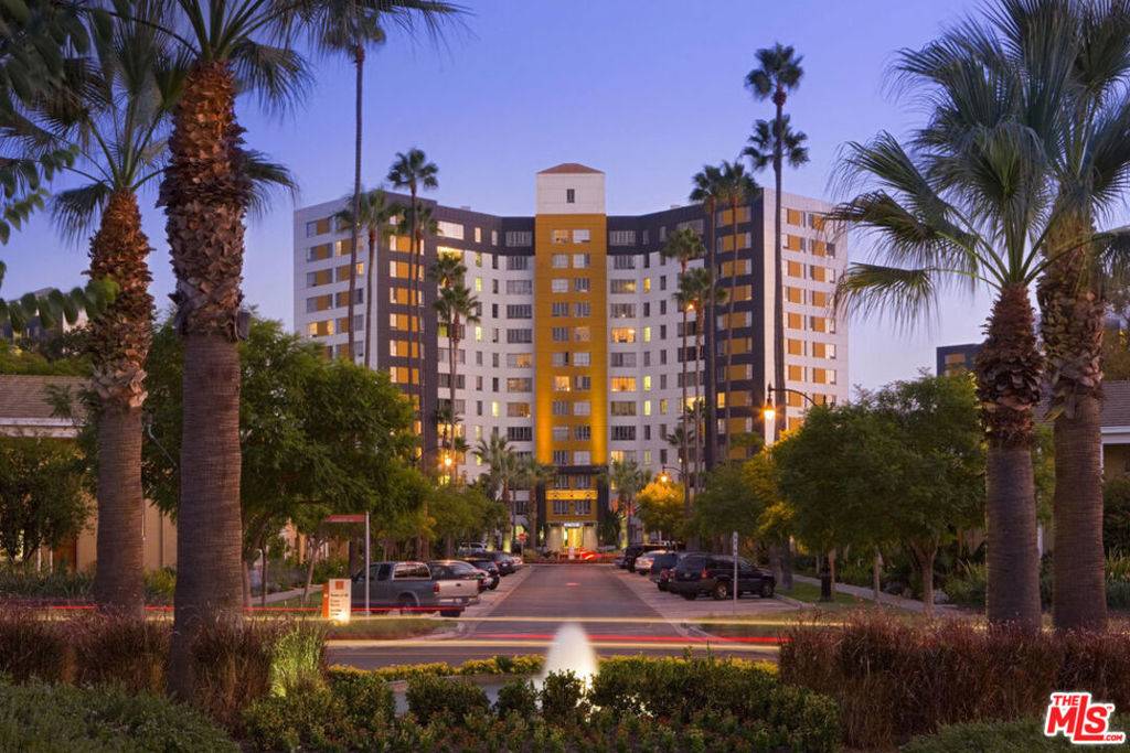 Los Angeles, CA 90036,6200 W 3RD ST #3508A